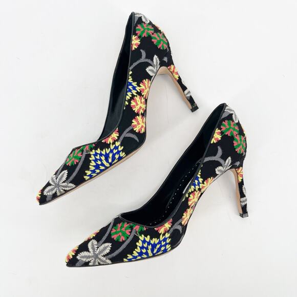 Manolo Blahnik BB 90 Black Floral Embroidered Fabric Pointed Toe Pumps IT 38 - Picture 5 of 11
